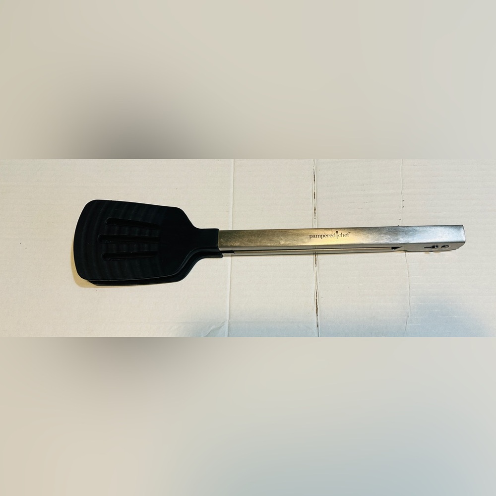 Pampered Chef spatula tongs. New condition. - Picture 3 of 6